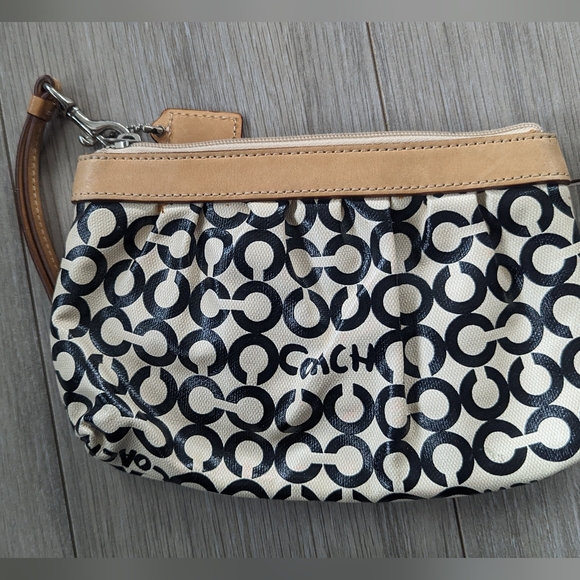 Coach Wristlet - Modern C Pattern - Picture 6 of 6